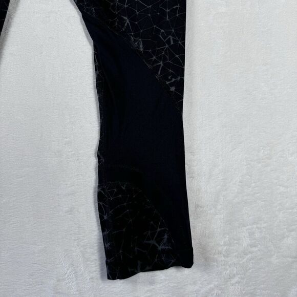 Lululemon Active Capri Black Gray Womens 4 Gym CrossFit Athletic - Picture 8 of 12
